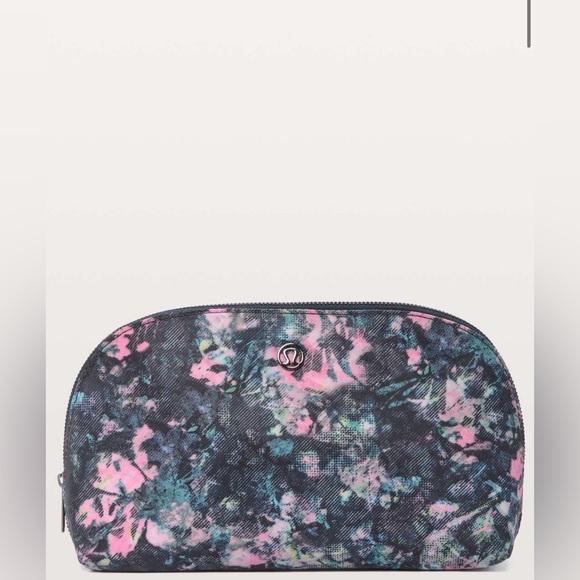 SET of TWO lululemon Sun Up Sun Down cosmetic pouches / 1.5L + 2.5L - EUC - Picture 3 of 4